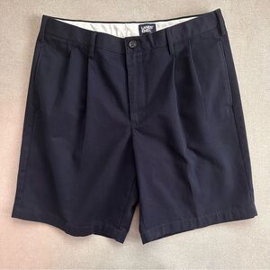Lands' End Men's Cotton Pleated Front Chino Shorts. Navy Blue. 9 in. Inseam.
